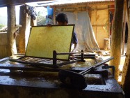 Fabrication du papier en bambou. Photo Marchés d'Asie.